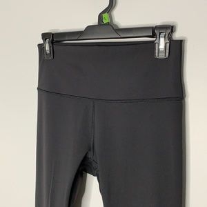 Lululemon Black Wunder Under Tight 25”